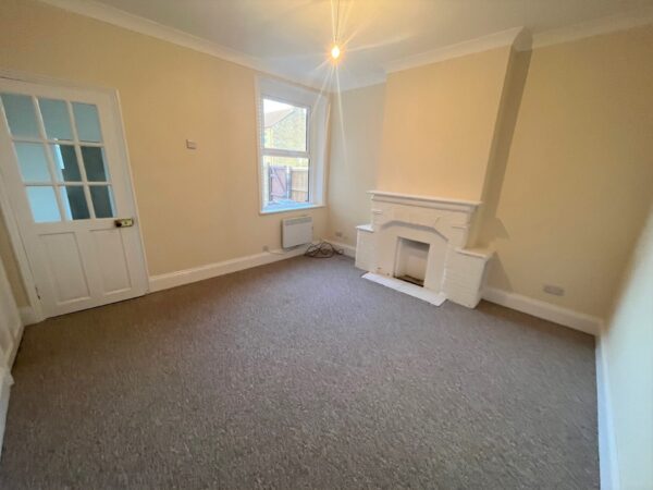 1 Bedroom Maisonette - Diamond Road, Slough