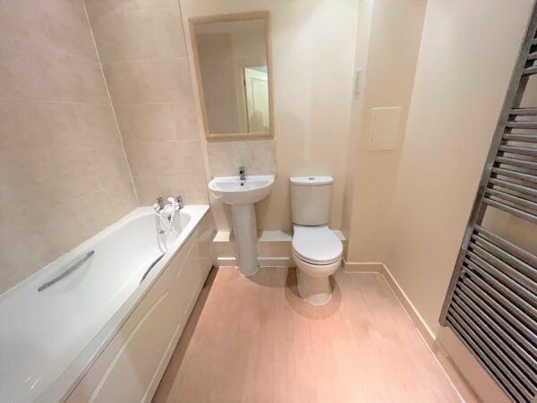 2 Bed 2 Bathroom Apartment - The Junction, Grays Road, Slough