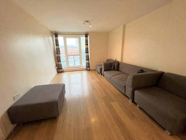 2 Bed 2 Bathroom Apartment - The Junction, Grays Road, Slough