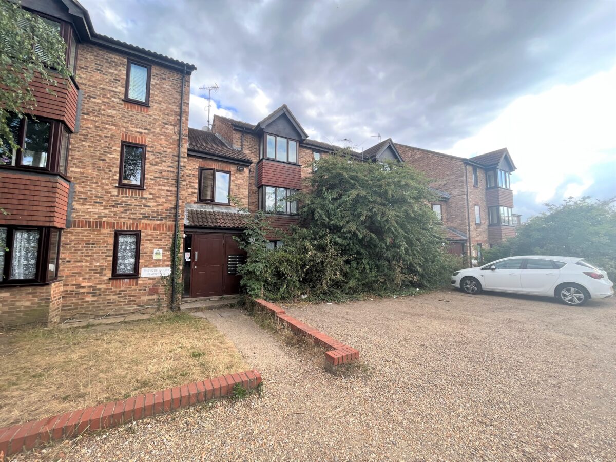 Studio Flat - Franklin Avenue, Slough