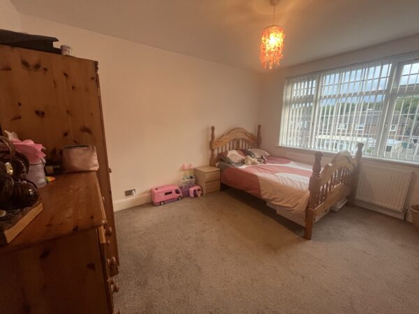 3 Bedroom House - London Road, Langley