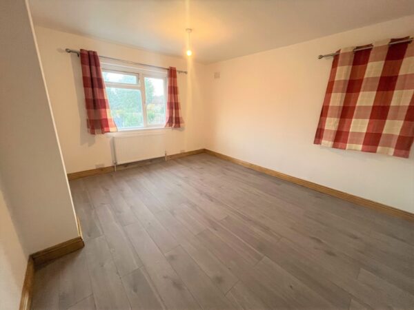 2 Bedroom Flat - Burnham Lane, Slough