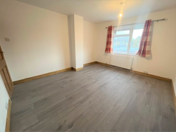 2 Bedroom Flat - Burnham Lane, Slough