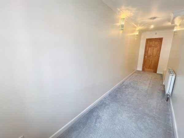 4 Bedroom House - Warwick Avenue, Slough