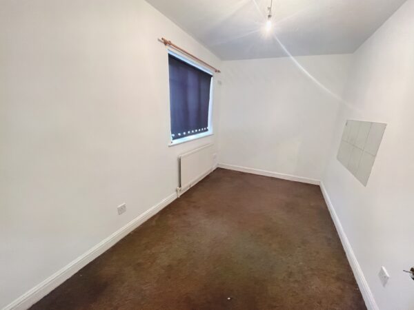 2 Bedroom Flat - Faraday Road, Slough