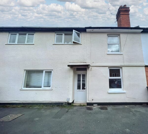 2 Bedroom House - Raymond Road, Maidenhead