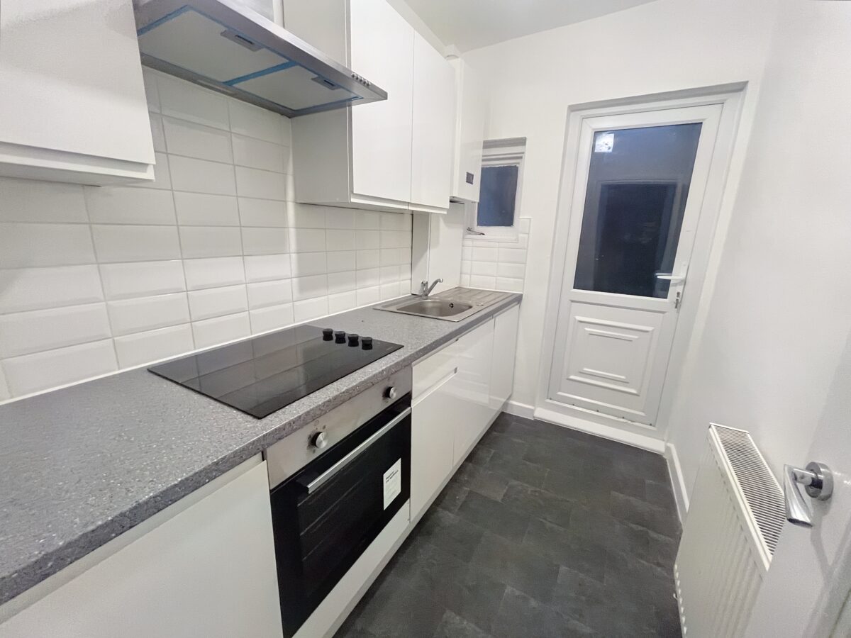 2 Bedroom House - Raymond Road, Maidenhead