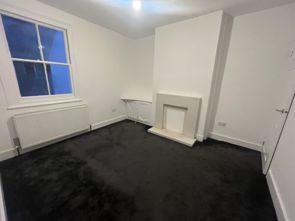 2 Bedroom House - Raymond Road, Maidenhead