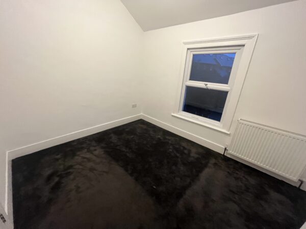 2 Bedroom House - Raymond Road, Maidenhead