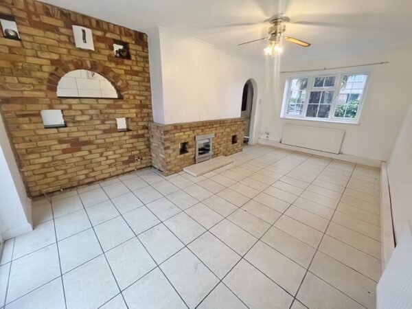 3 Bedroom House - Chatfield, Slough