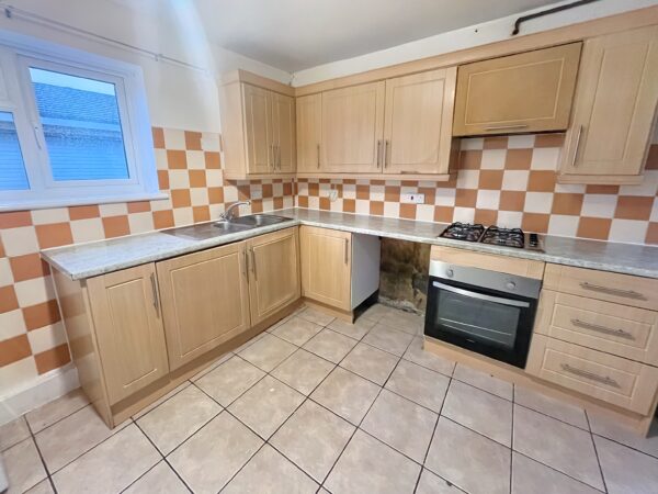 3 Bedroom House - Chatfield, Slough