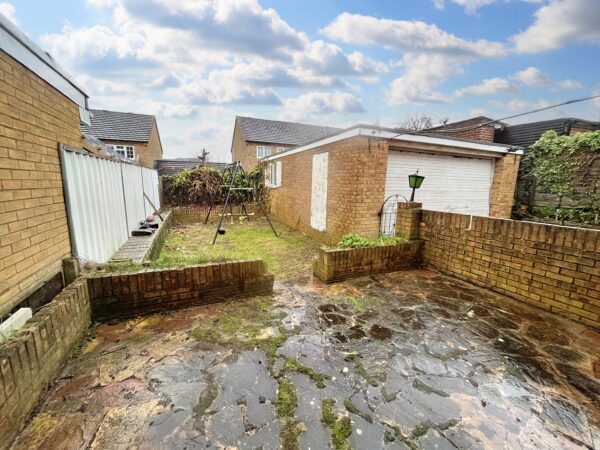 3 Bedroom House - Chatfield, Slough