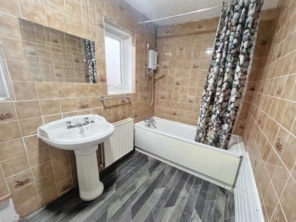 3 Bedroom House - Chatfield, Slough