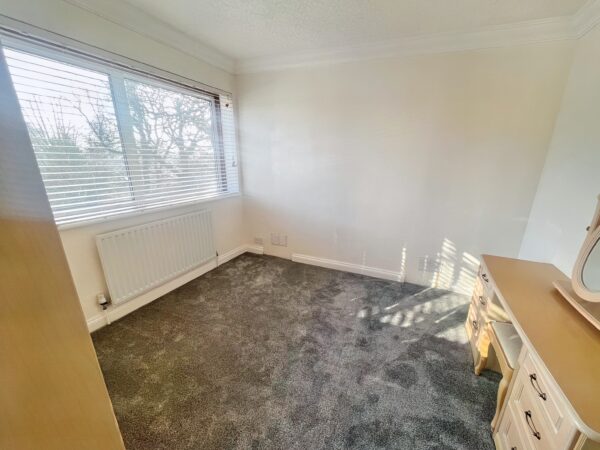 3 Bedroom Flat - West End Lane, Stoke Poges