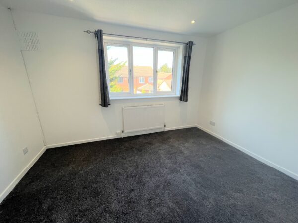 2 Bedroom House - Pearl Gardens, Slough