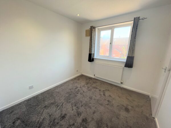 2 Bedroom House - Pearl Gardens, Slough