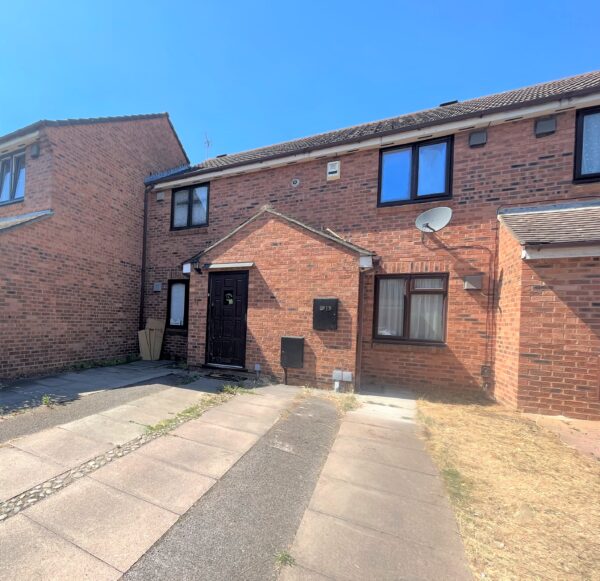 2 Bedroom House - Pearl Gardens, Slough