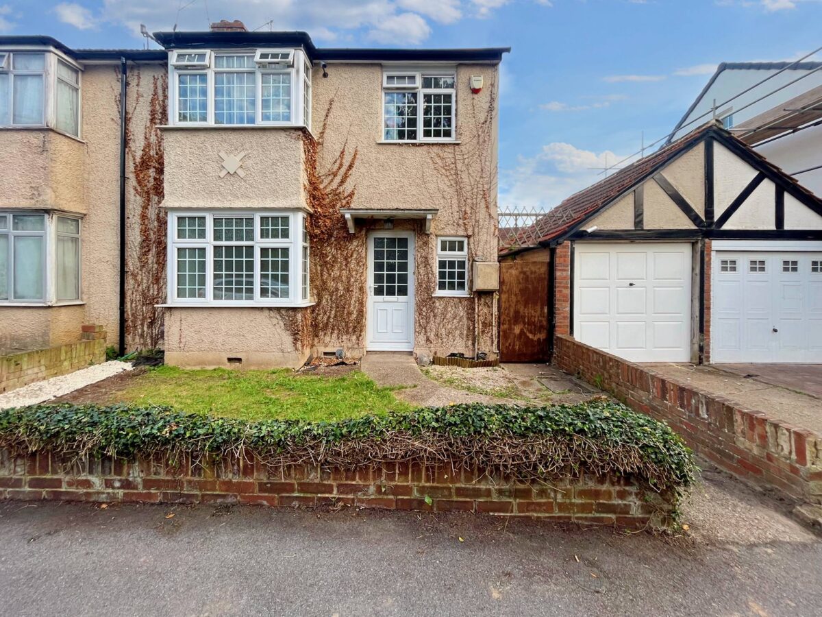 3 Bedroom House - Oakley Crescent, Slough