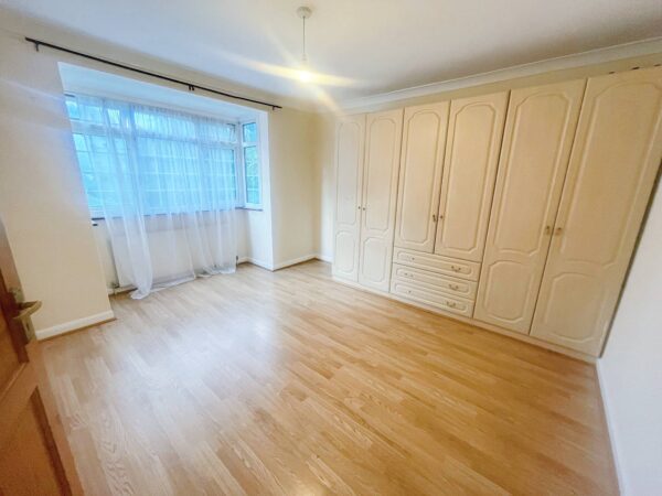 3 Bedroom House - Oakley Crescent, Slough