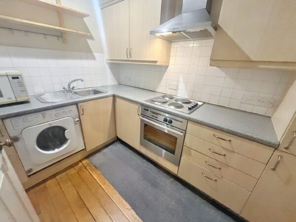 2 Bedroom Flat - Upton Park, Slough