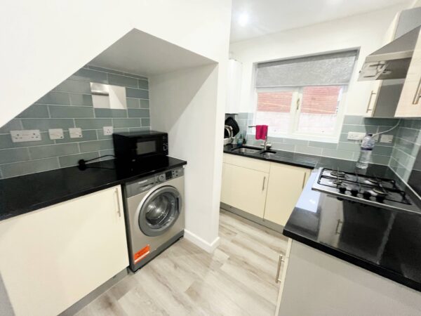 1 Bedroom Flat - Chester Road, Slough