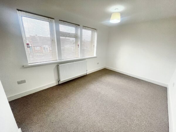 2 Bedroom House - Smiths Lane, Windsor