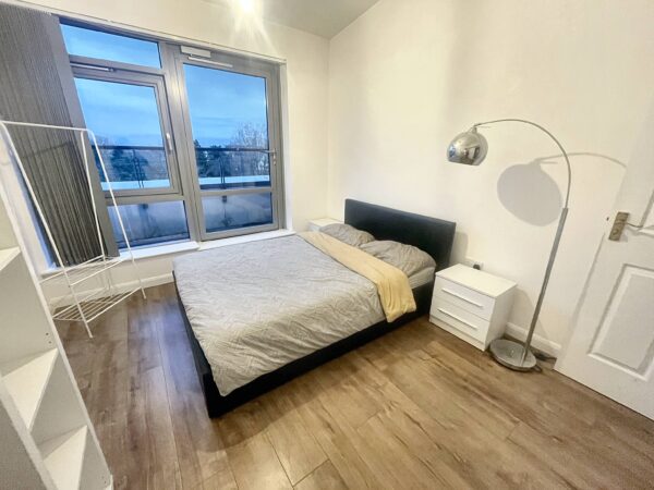 1 Bedroom Flat - Windmill Road, Slough (Rent includes Heating & Hot Water)