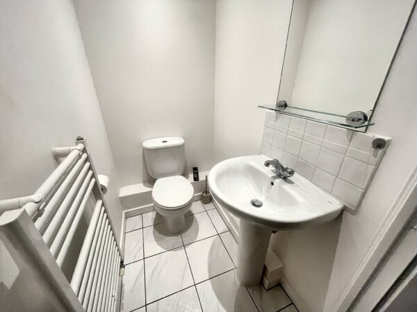 1 Bedroom Flat - Windmill Road, Slough (Rent includes Heating & Hot Water)