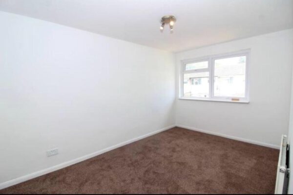 2 Bedroom House - Windrush Way, Maidenhead