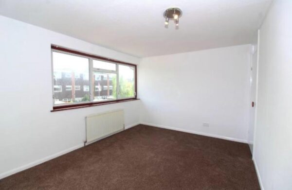 2 Bedroom House - Windrush Way, Maidenhead