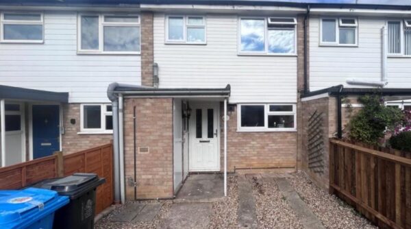 2 Bedroom House - Windrush Way, Maidenhead