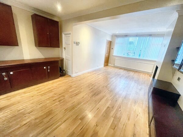 2 Bedroom House - Saunton Avenue, Harlington