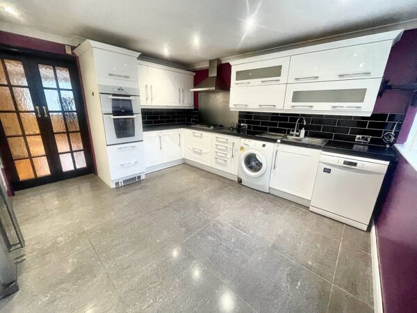 2 Bedroom House - Saunton Avenue, Harlington