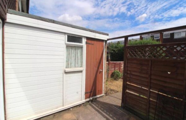 2 Bedroom House - Windrush Way, Maidenhead