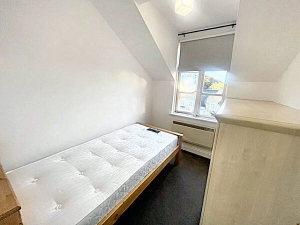 2 Bedroom Flat - Upton Park, Slough