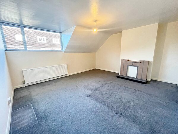 3 Bedroom Flat - Manor Farm Close, Windsor