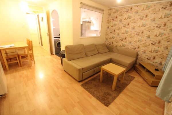 1 Bedroom Flat - Maplin Park, Langley