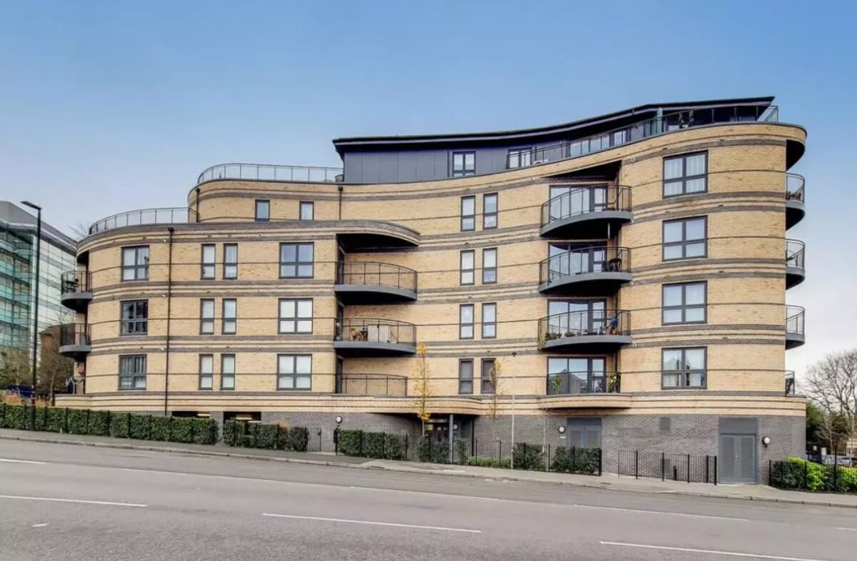 2 Bedroom 2 Bathroom Apartment - Windsor Road, Slough