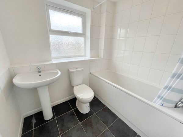 1 Bedroom House - Chiltern Road, Burnham