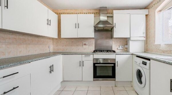 3 Bedroom House - Pennine Road, Slough