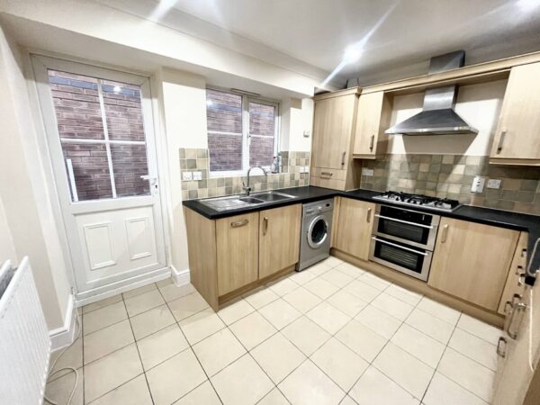 4 Bedroom House - Mirador Crescent, Slough