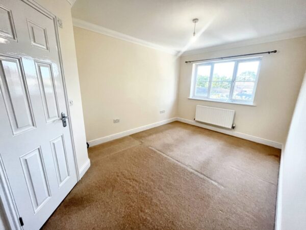 4 Bedroom House - Mirador Crescent, Slough