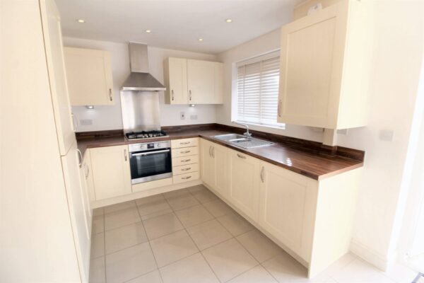 4 Bedroom Town House - Edgeworth Close, Langley