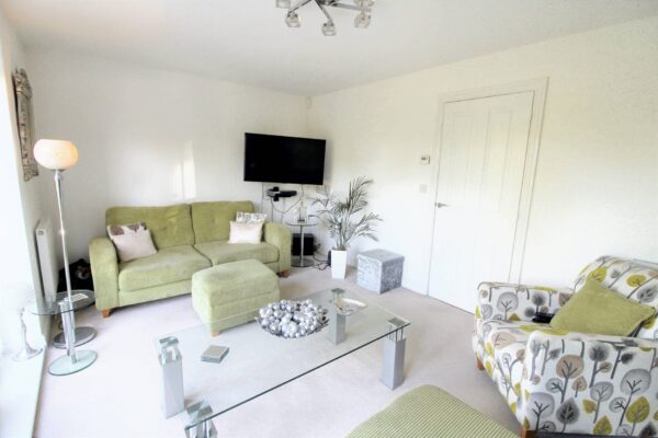 4 Bedroom Town House - Edgeworth Close, Langley