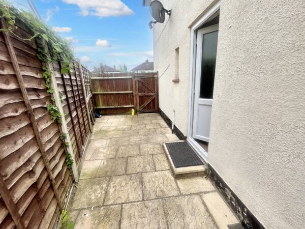 2 Bedroom House - Stanhope Road, Burhham