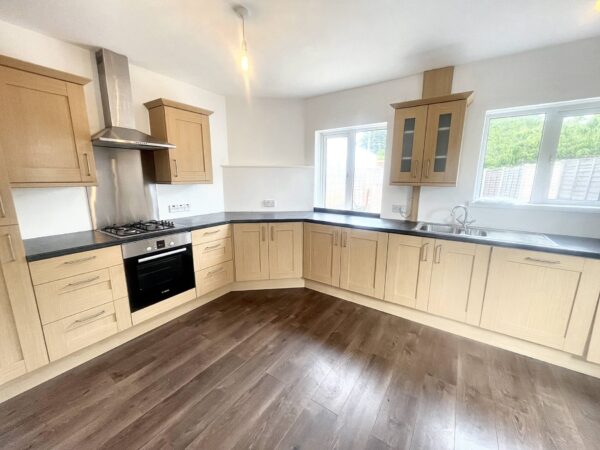 2 Bedroom House - Stanhope Road, Burhham