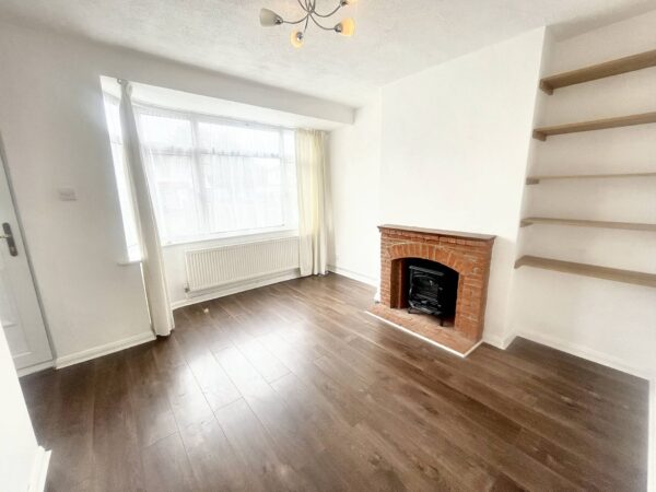 2 Bedroom House - Stanhope Road, Burhham