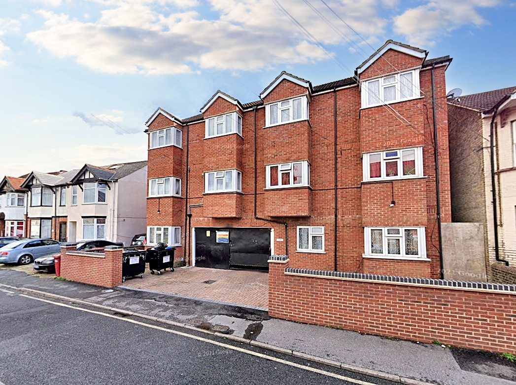 2 Bed Flat - Wexham Road, Slough