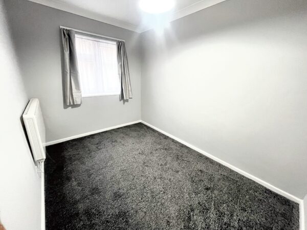 2 Bed Flat - Wexham Road, Slough