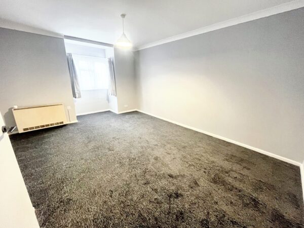 2 Bed Flat - Wexham Road, Slough